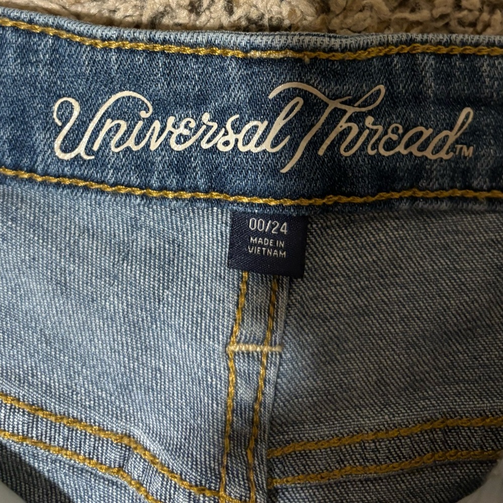 Blue jeans - Picture 3 of 3